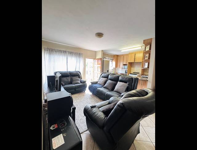 3 BEDROOM FREESTANDING FOR SALE IN BEN FLEUR